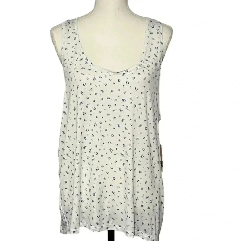 SO size XL blue floral tank top NWT Lightweight, scoop neck